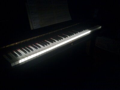 Klaviatur im Lichtstrahl